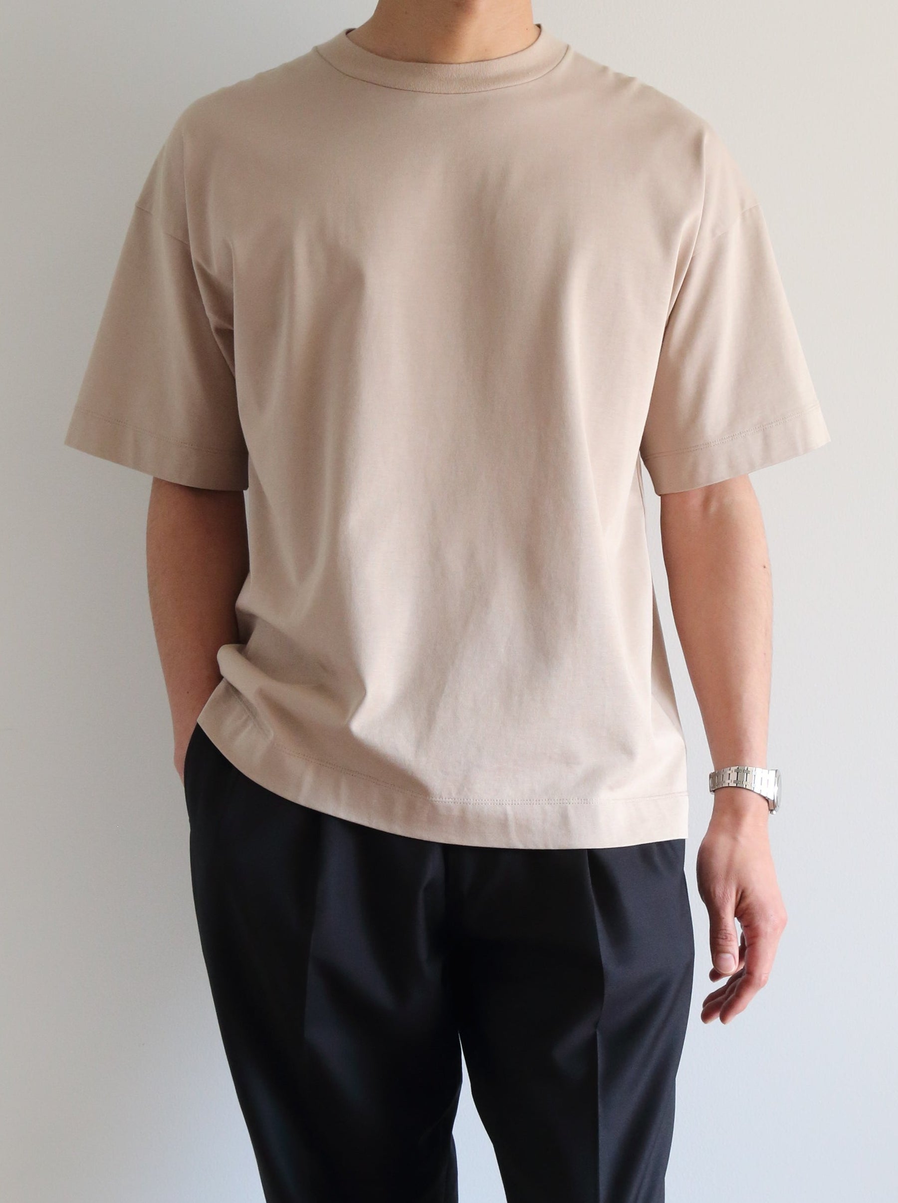 ベージュ モデル身長:178cm 着用サイズ:4