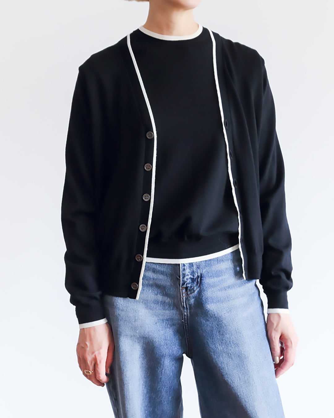 ブラック×ホワイト　H164cm　着用サイズ２　カーディガン：SL10W-1009