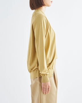 イエロー　H166cm　着用サイズ：2　中に着たニット：SL10S-003