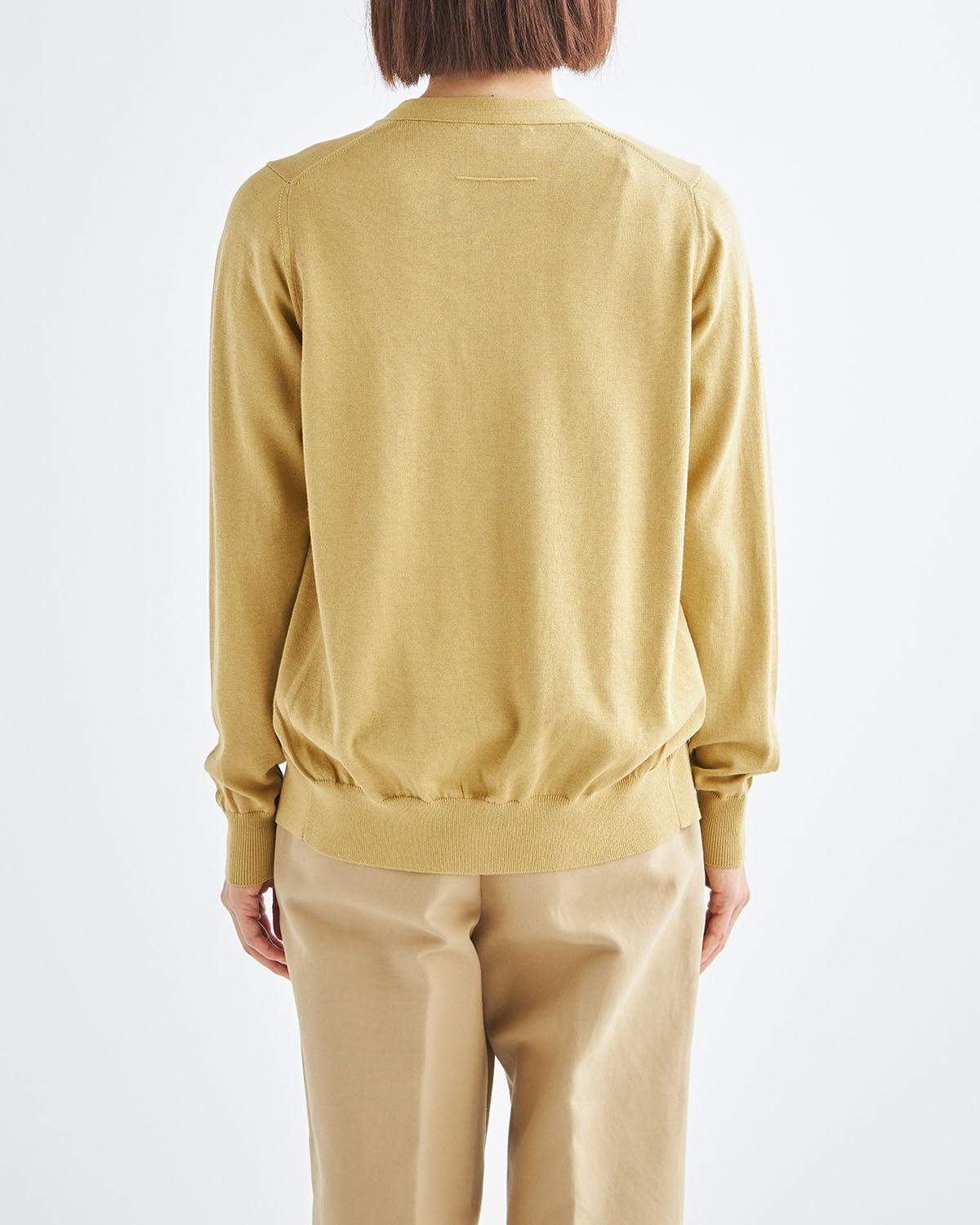 イエロー　H166cm　着用サイズ：2　中に着たニット：SL10S-003