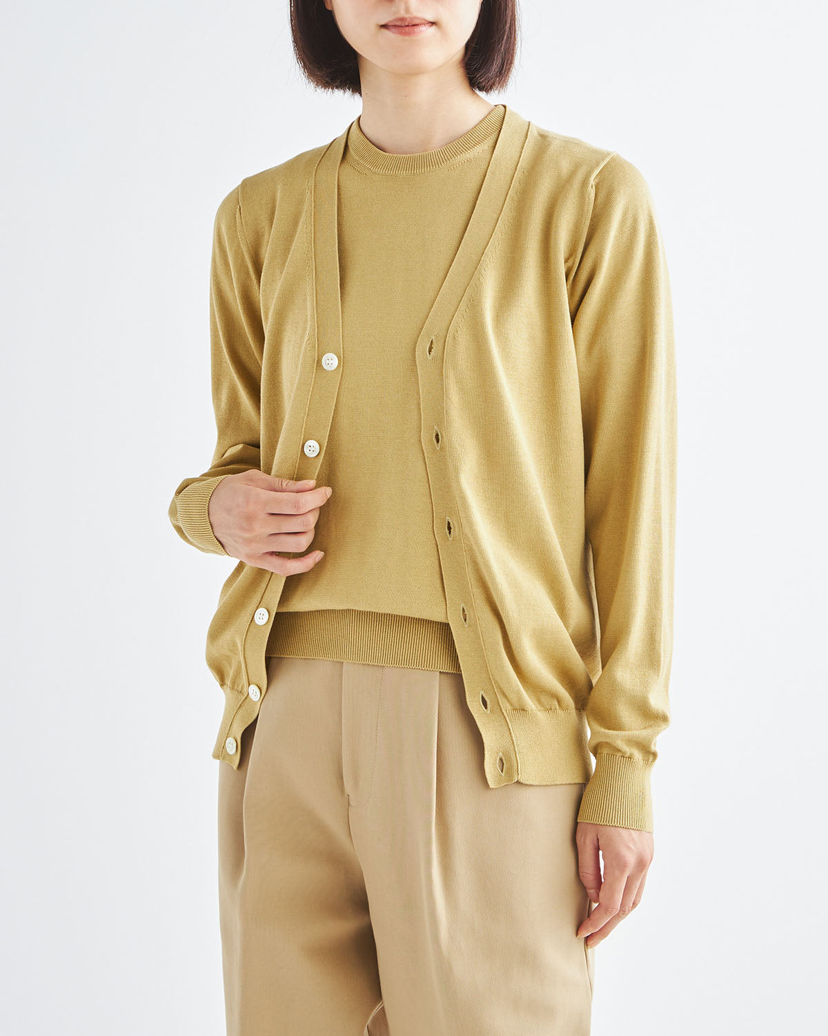 イエロー　H166cm　着用サイズ：2　アンサンブル：SL10S-003、SL10S-008