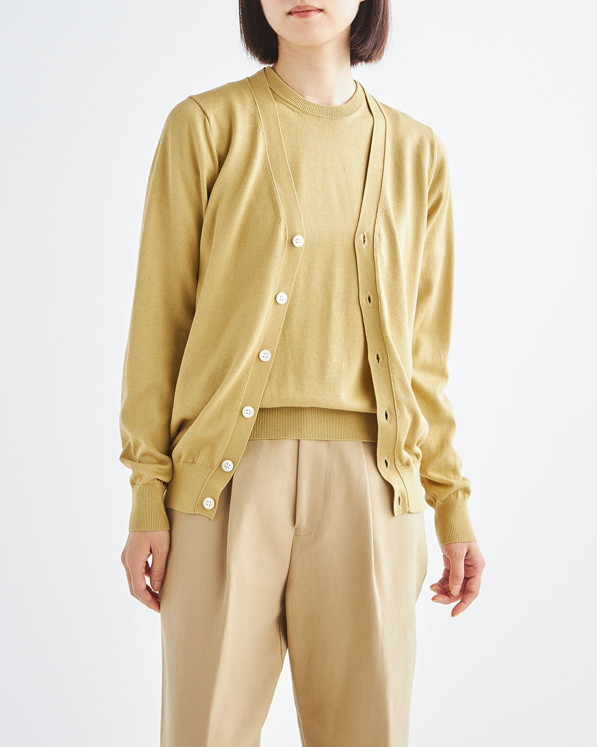 イエロー　H166cm　着用サイズ：2　中に着たニット：SL10S-003