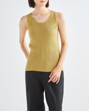 イエロー　H166cm　着用サイズ：F