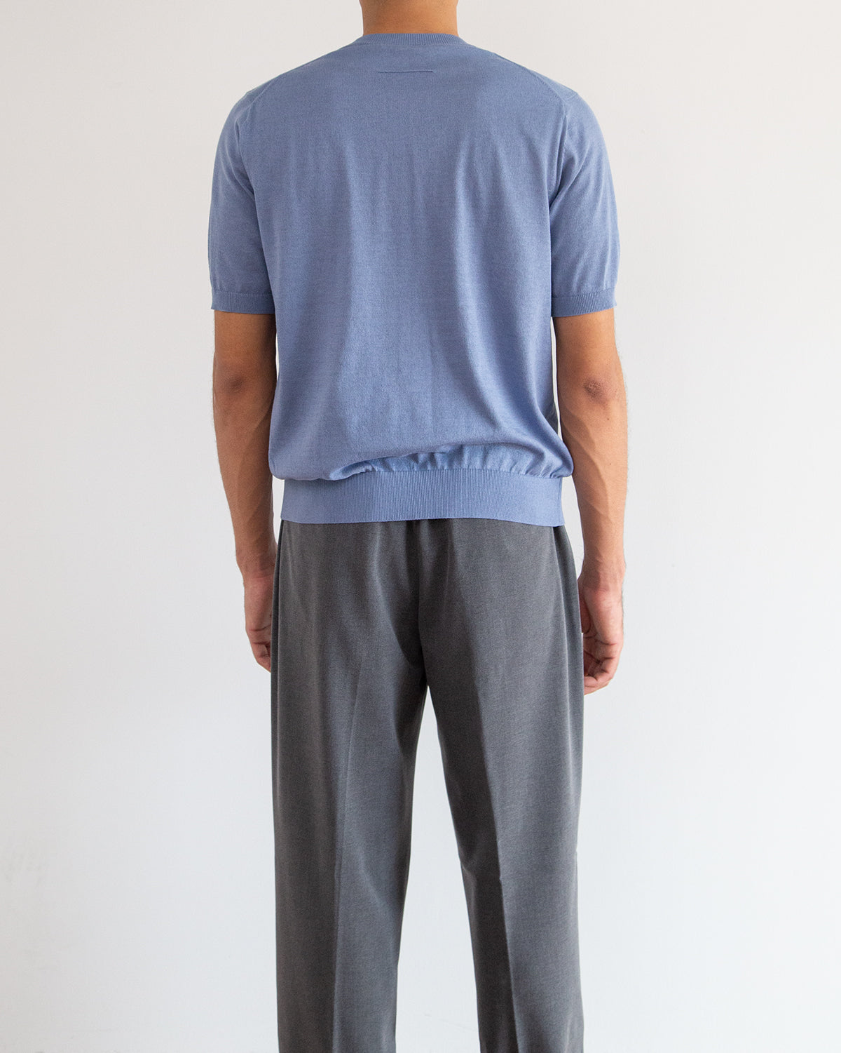 ブルーグレー　H178cm　着用サイズ：4