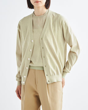 ライトグリーン　h166cm　着用サイズ：2　アンサンブル：半袖ニットSL10S-1074、カーディガンSL10S-1077