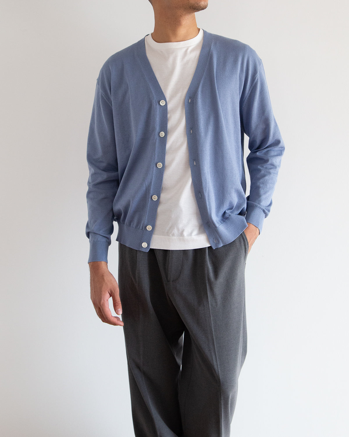 ブルーグレー　H178cm　着用サイズ：4