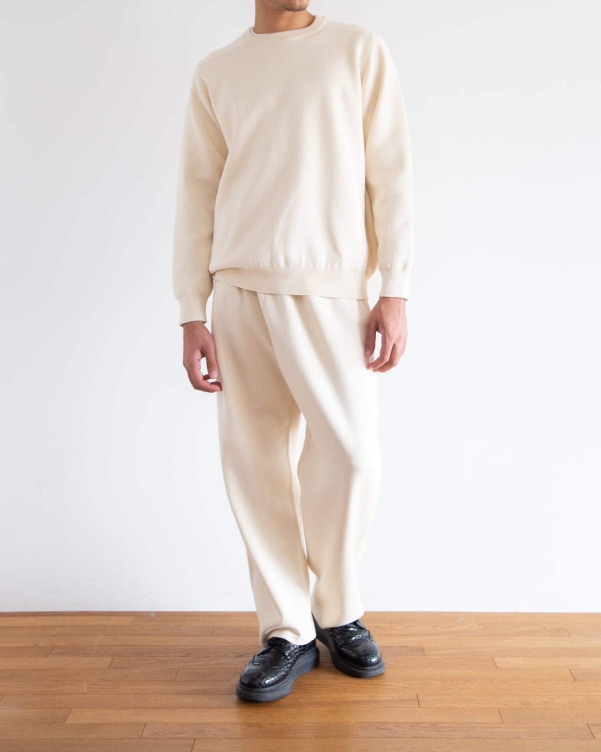 アイボリー　H178cm　着用サイズ：5　　トップス：SL10S-1170　ボトムス：SL10S-1172