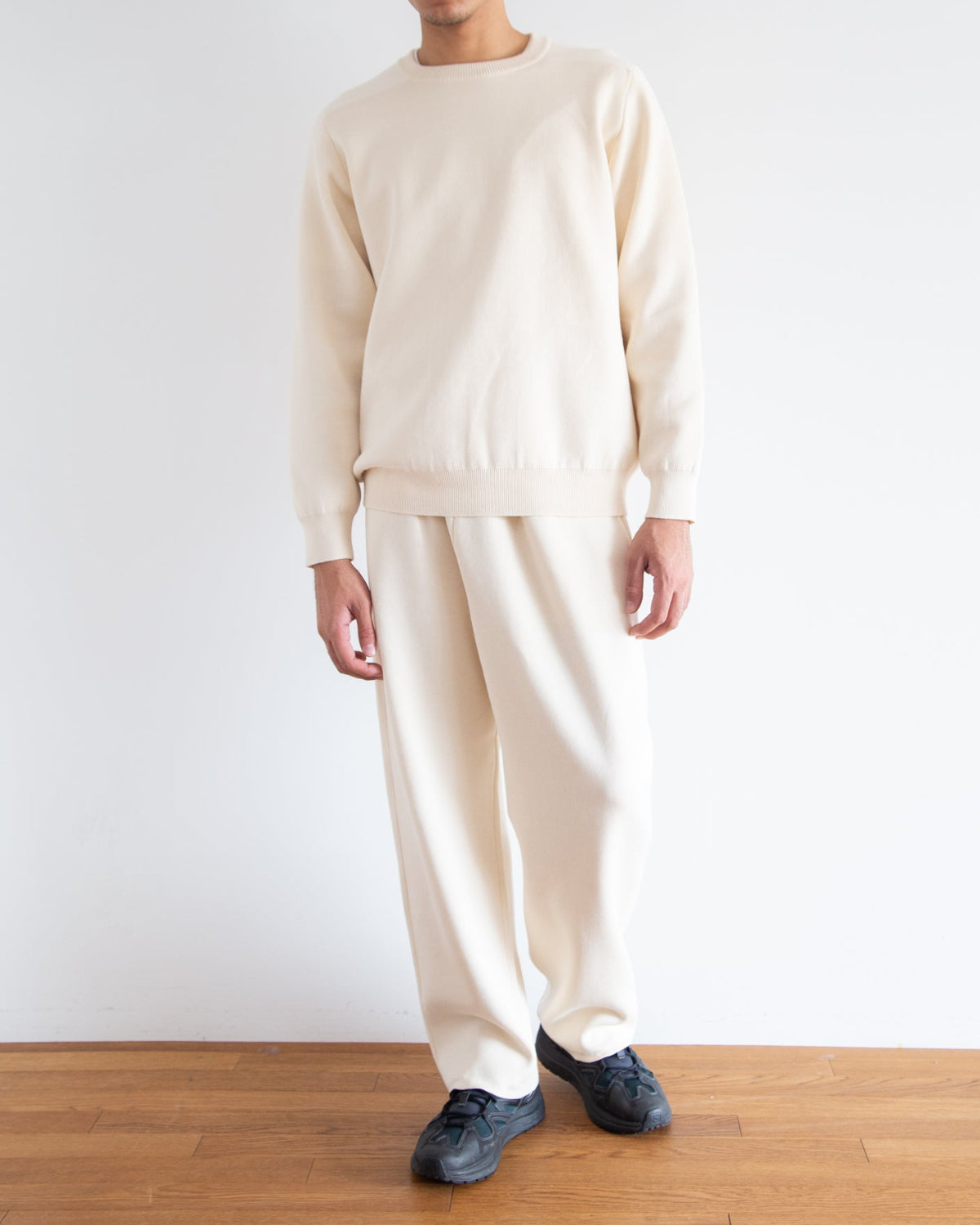 アイボリー　H178cm　着用サイズ：5　　トップス：SL10S-1170　ボトムス：SL10S-1172