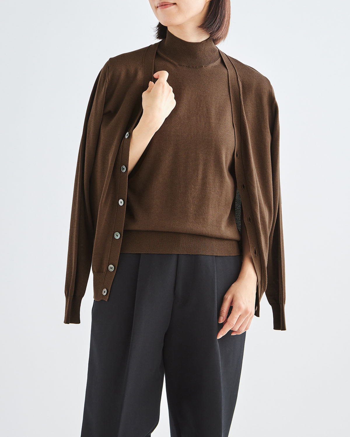 ブラウン　H166cm　着用サイズ：2　アンサンブル：SL10S-1204、SL10S-008