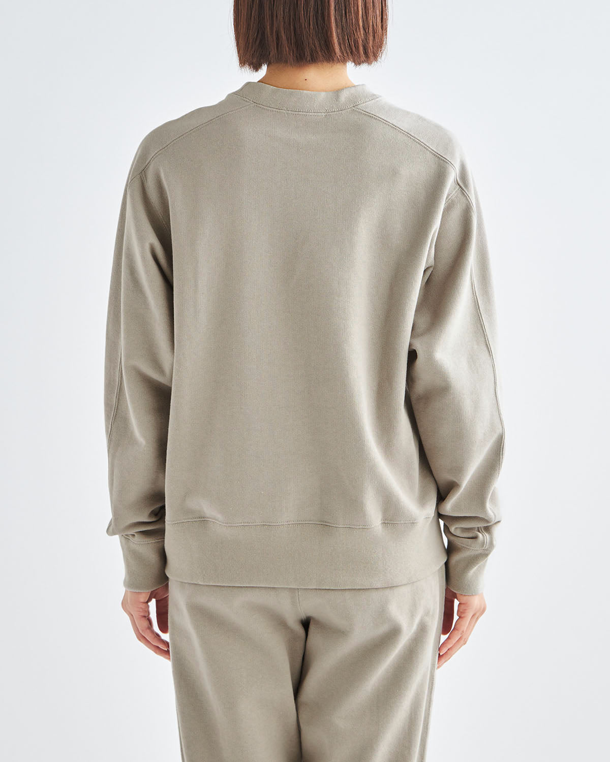 グレージュ　H166cm　着用サイズ：2