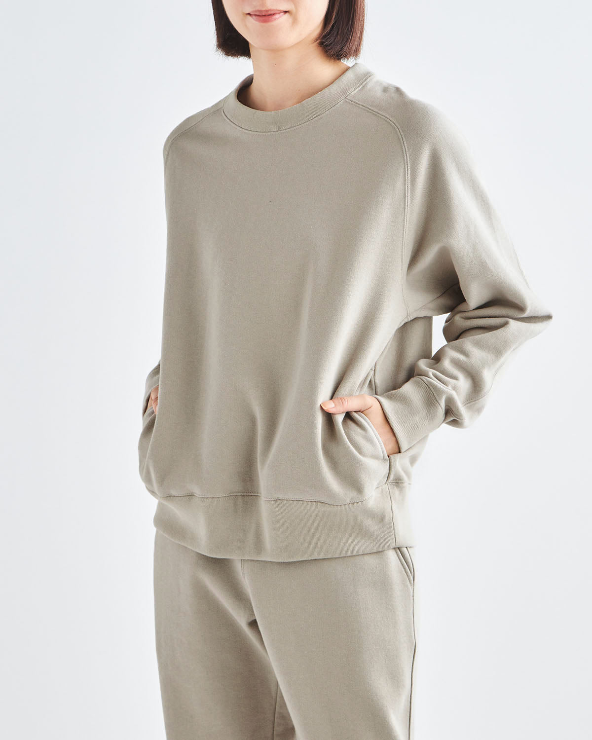 グレージュ　H166cm　着用サイズ：2