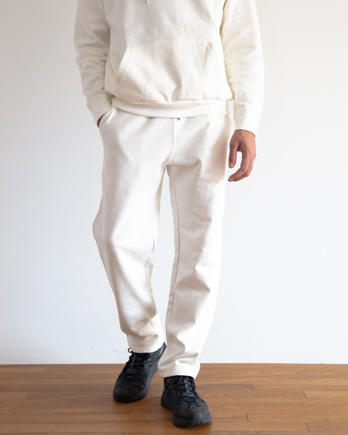 ホワイト　h178cm　着用サイズ：5