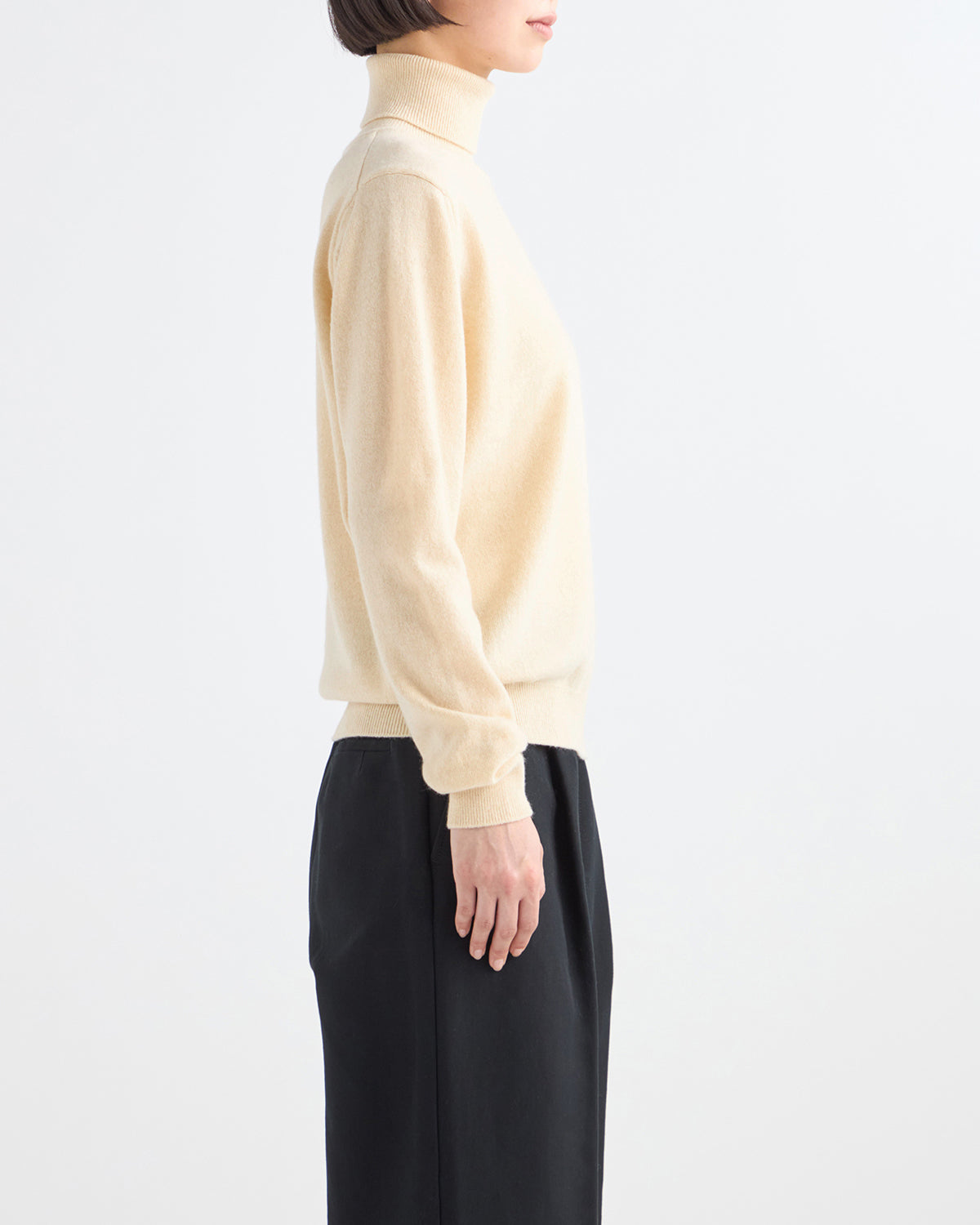 クリーム　H166cm　着用サイズ：2