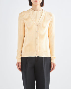 クリーム　H166cm　着用サイズ：2　アンサンブル：中のニットSL9S-805、カーディガンSL9S-840