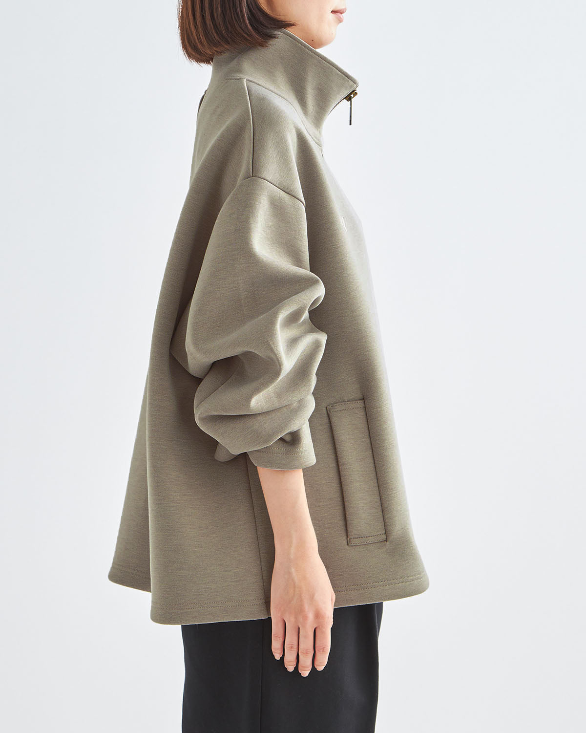 ベージュ　H166cm　着用サイズ：L