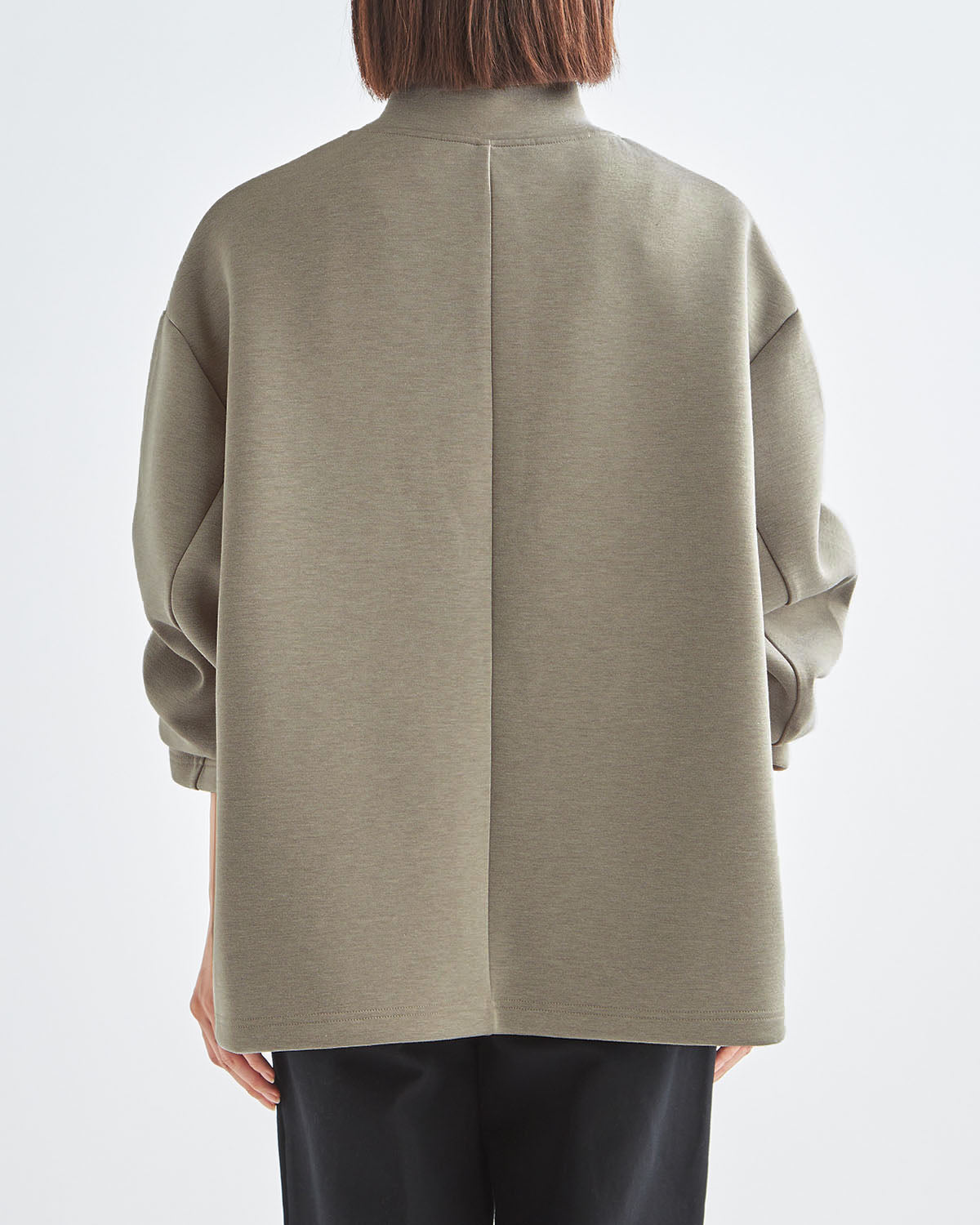 ベージュ　H166cm　着用サイズ：L