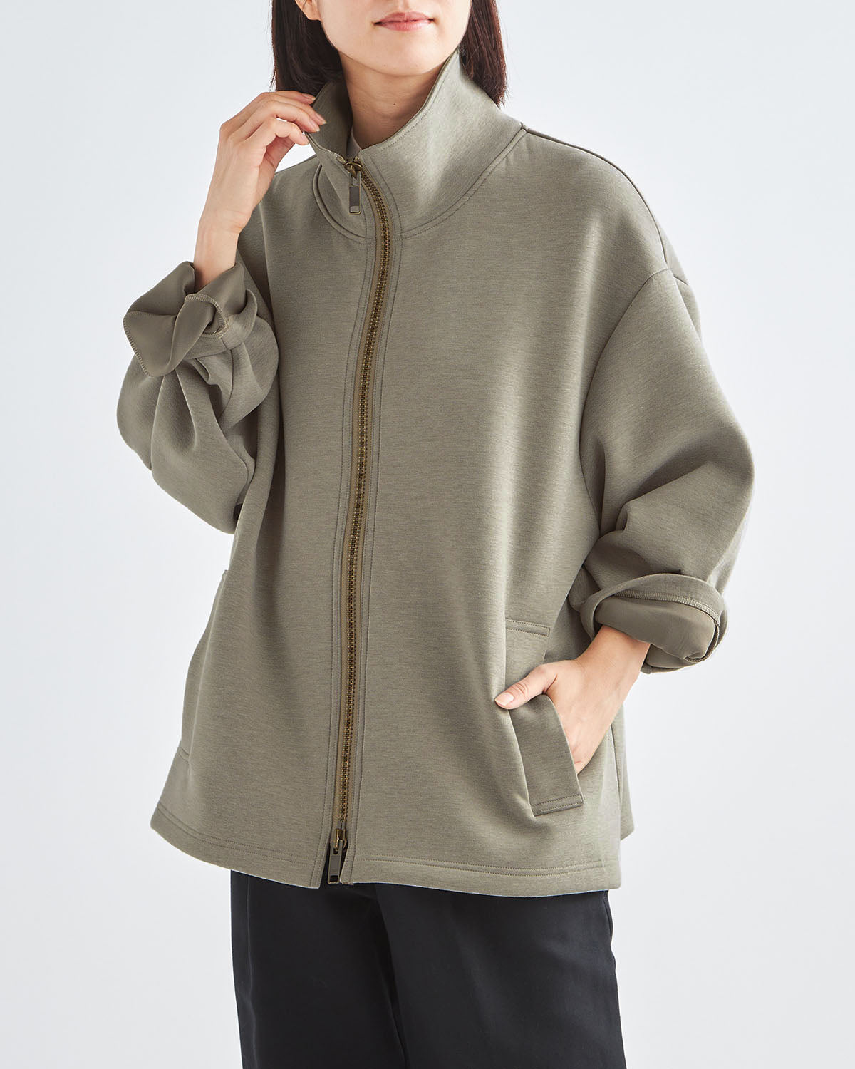 ベージュ　H166cm　着用サイズ：L